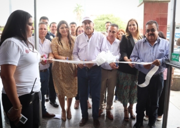 REINAUGURA ALCALDE JAVIER LAMARQUE SALA 2 DE LA CENTRAL DE AUTOBUSES