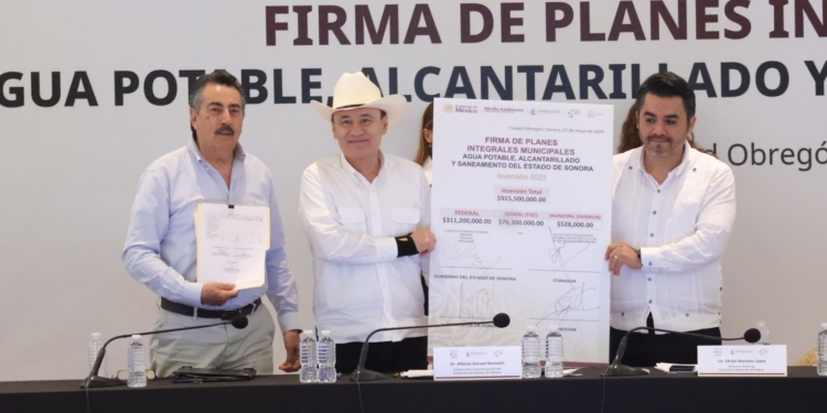 ACOMPAÑA JAVIER LAMARQUE AL GOBERNADOR ALFONSO DURAZO A LA FIRMA DEL CONVENIO DE PLANES INTEGRALES MUNICIPALES DE AGUA POTABLE, ALCANTARILLADO Y SANEAMIENTO PARA SONORA