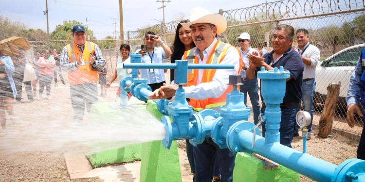 REHABILITA Y PONE EN MARCHA PRESIDENTE JAVIER LAMARQUE POZO DEL EJIDO YUCURIBAMPO
