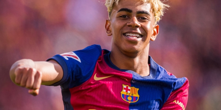 LAMINE YAMAL AMPLÍA SU CONTRATO CON EL BARCELONA HASTA 2031