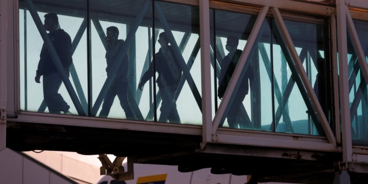 E.E. UU. PAGARÁ MIL DÓLARES A MIGRANTES QUE ACEPTEN AUTODEPORTARSE