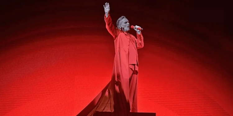 MIGUEL BOSÉ BRILLA EN EL FORO ROSALES DURANTE LAS FIESTAS DEL PITIC 2025
