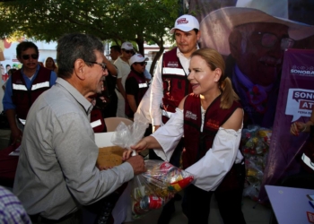 GOBERNADOR DURAZO BENEFICIA A FAMILIAS DE LA COLONIA MISIONEROS CON FERIA DE SERVICIOS GRATUITOS ‘SONORA ATIENDE’