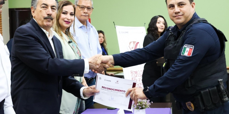RECONOCE LAMARQUE A POLICÍAS DE CAJEME QUE CULMINARON CON ÉXITO CURSO SOBRE ‘ALERTA DE GÉNERO’