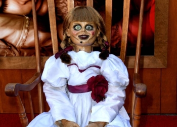 MUÑECA ANNABELLE, BAJO LLAVE: LA ACUSAN DE INCENDIO Y FUGA EN NUEVA ORLEANS