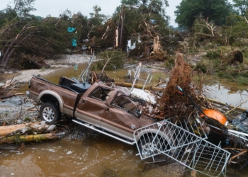 INUNDACIONES EN TEXAS: MÁS DE 80 MUERTOS, CUESTIONAMIENTOS Y NUEVAS ALERTAS