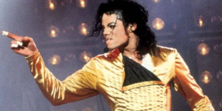 SUBASTAN CALCETÍN USADO POR MICHAEL JACKSON EN UN CONCIERTO: ESTE ES SU IMPRESIONANTE VALOR