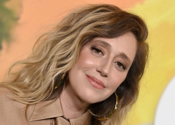 MARIANA TREVIÑO EN LA NUEVA SERIE DE COMEDIA STICK