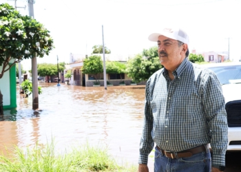 RECORRE PRESIDENTE MUNICIPAL DIVERSOS PUNTOS DE LA CIUDAD PARA SUPERVISAR AFECTACIONES POR LLUVIAS