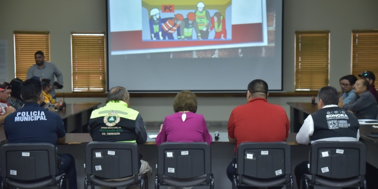 CON TALLER DE ATENCIÓN A EMERGENCIAS AFINA CONSEJO MUNICIPAL DE PROTECCIÓN CIVIL EL SISTEMA DE COMANDO DE INCIDENTES