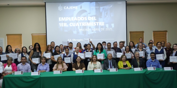 RECONOCE GOBIERNO DE CAJEME A 57 EMPLEADAS Y EMPLEADOS DEL AYUNTAMIENTO