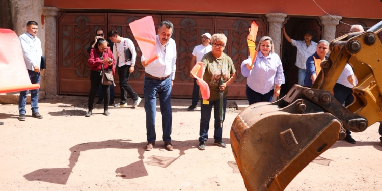 INICIA OBRA DE PAVIMENTACIÓN CON CONCRETO HIDRÁULICO EN LA CALLE GENERAL ANTONIO ROSALES EN LA COLONIA CAJEME