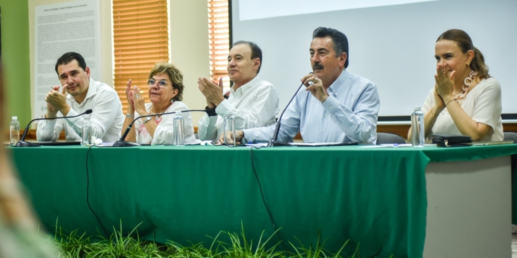 PRESIDENTE JAVIER LAMARQUE, GOBERNADOR ALFONSO DURAZO Y SUBSECRETARIA ROCÍO BÁRCENA SOSTIENEN ENCUENTRO DE TRABAJO POR LA PAZ CON MINISTROS DEL CULTO RELIGIOSO