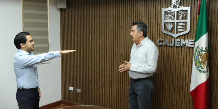 TOMA PROTESTA PRESIDENTE LAMARQUE A ROGELIO LUNA OLIVAS COMO COORDINADOR DE PRODUCCIÓN E IMAGEN INSTITUCIONAL DE CAJEME