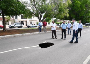 SUPERVISAN DIRECTIVOS DE OOMAPAS LA RED SANITARIA TRAS TORMENTA DE ESTE MARTES