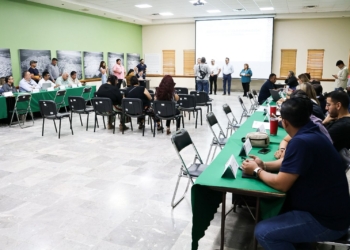 EN AUDIENCIA PÚBLICA REITERA ALCALDE INVITACIÓN A CUMPLIR CON IMPUESTO PREDIAL Y PAGO DE AGUA PARA TRADUCIRLO EN MÁS OBRAS CON BENEFICIO SOCIAL