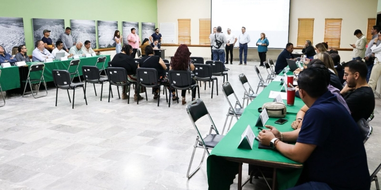 EN AUDIENCIA PÚBLICA REITERA ALCALDE INVITACIÓN A CUMPLIR CON IMPUESTO PREDIAL Y PAGO DE AGUA PARA TRADUCIRLO EN MÁS OBRAS CON BENEFICIO SOCIAL