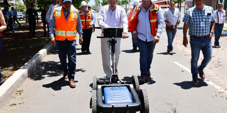 SUPERVISA JAVIER LAMARQUE EVALUACIÓN DE REPARACIÓN DE DAÑOS OCASIONADOS POR LLUVIAS EN CAJEME