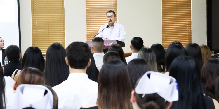 RECONOCE PRESIDENTE LAMARQUE A PASANTES DEL AYUNTAMIENTO POR SU SERVICIO SOCIAL DE MEDICINA, ENFERMERÍA NUTRICIÓN Y FISIOTERAPIA