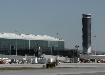 SHEINBAUM ASEGURA QUE ‘NO HAY RAZÓN’ PARA QUE EE.UU. SANCIONE A LAS AEROLÍNEAS MEXICANAS