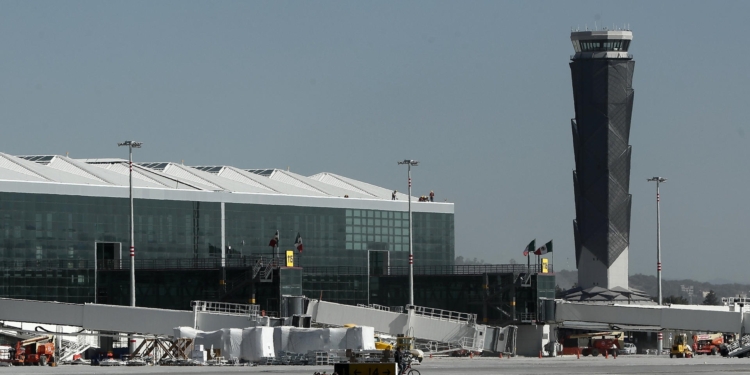 SHEINBAUM ASEGURA QUE ‘NO HAY RAZÓN’ PARA QUE EE.UU. SANCIONE A LAS AEROLÍNEAS MEXICANAS