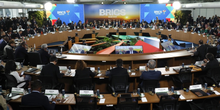 SHEINBAUM RECHAZA AMENAZA DE TRUMP DE ARANCELES ADICIONALES A LOS BRICS