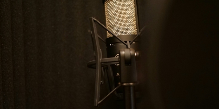 SHEINBAUM OFRECE PROTEGER DERECHOS DE ACTORES DE DOBLAJE AFECTADOS POR LA INTELIGENCIA ARTIFICIAL