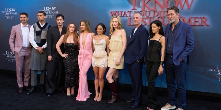 ‘SÉ LO QUE HICIERON EL VERANO PASADO’ RESUCITA 27 AÑOS DESPUÉS PARA HONRAR LA FRANQUICIA