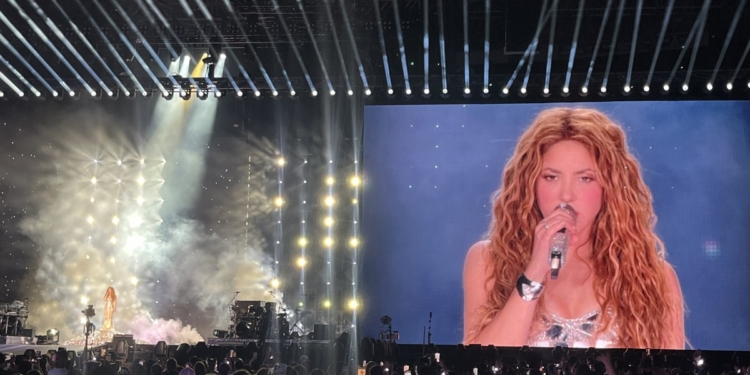 SHAKIRA DONARÁ PARTE DE LOS INGRESOS DE SU SHOW EN TEXAS A VÍCTIMAS DE INUNDACIONES