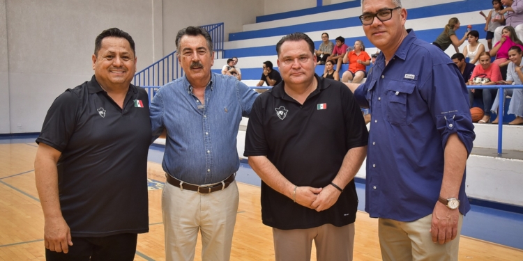 MOTIVA ALCALDE JAVIER LAMARQUE A PEQUEÑOS BASQUETBOLISTAS EN ARRANQUE DE LA PRIMERA COPA NACIONAL DE BALONCESTO 2025