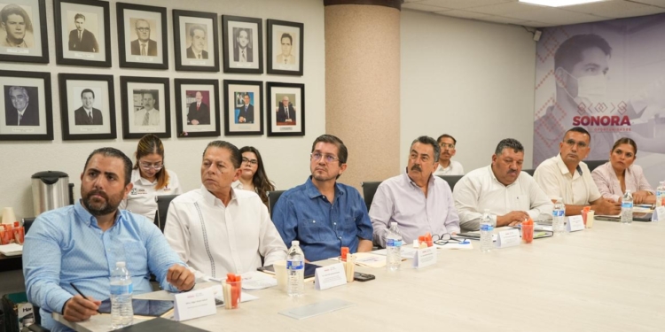 ANTE LA RED DISTRITAL DE MUNICIPIOS EL ALCALDE JAVIER LAMARQUE PRESENTÓ ESTRATEGIAS DE SOLUCIÓN A PROBLEMÁTICA DE SALUD EN CAJEME