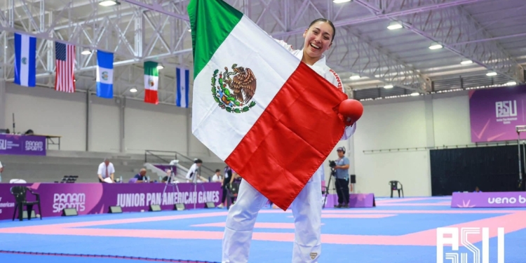 RECONOCE MUNICIPIO DE CAJEME A LA ATLETA ANA HERRERA AL CORONARSE COMO CAMPEONA DE KARATE EN LOS JUEGOS PANAMERICANOS JUVENILES ASUNCIÓN 2025
