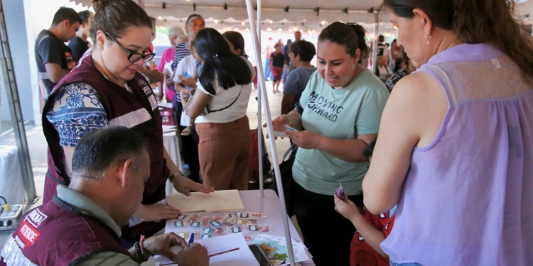 GOBERNADOR DURAZO CUMPLE A FAMILIAS DE LA COLONIA SOL AGUILAR CON SERVICIOS GRATUITOS DE ‘SONORA ATIENDE’