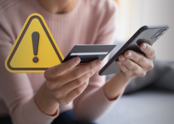 DETECTAN FRAUDE CON CARGOS FANTASMA EN TARJETAS BANCARIAS
