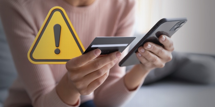 DETECTAN FRAUDE CON CARGOS FANTASMA EN TARJETAS BANCARIAS