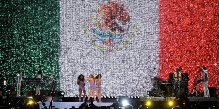 DANNA Y SHAKIRA ENCENDIERÓN EL ESTADIO GNP EN CDMX