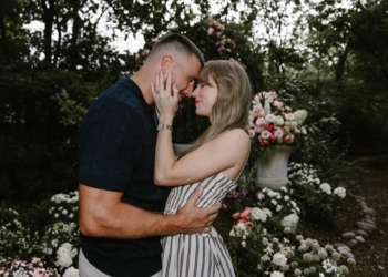 TAYLOR SWIFT ANUNCIA SU COMPROMISO CON TRAVIS KELCE