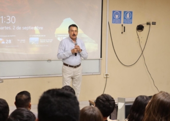 SOSTIENE JAVIER LAMARQUE DIÁLOGO DIRECTO CON ESTUDIANTES DEL ITSON NÁINARI