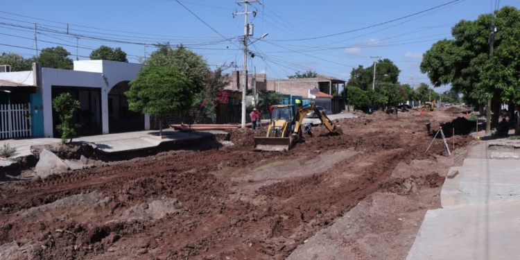 SUPERVISA JAVIER LAMARQUE OBRA DE INFRAESTRUCTURA VIAL E HIDROSANITARIA AL SUR DE LA CIUDAD
