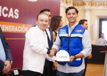 GOBERNADOR DURAZO Y EMPRESARIADO COORDINAN ESFUERZOS PARA PROFESIONALIZAR A JÓVENES EN LA INDUSTRIA CON ENTREGA DE BECAS