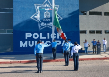 REALIZAN TRADICIONAL LUNES CÍVICO EN LA SSPM
