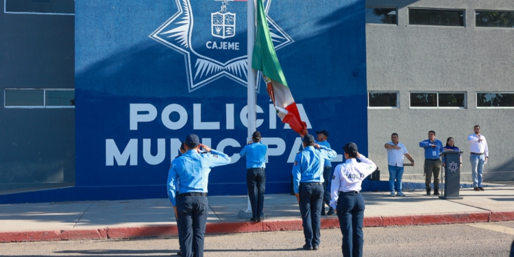 REALIZAN TRADICIONAL LUNES CÍVICO EN LA SSPM