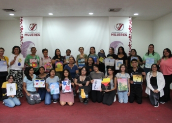 IMPARTE SECRETARÍA DE LAS MUJERES TALLER DE PINTURA PARA FOMENTAR LA CONVIVENCIA Y EL ARTE