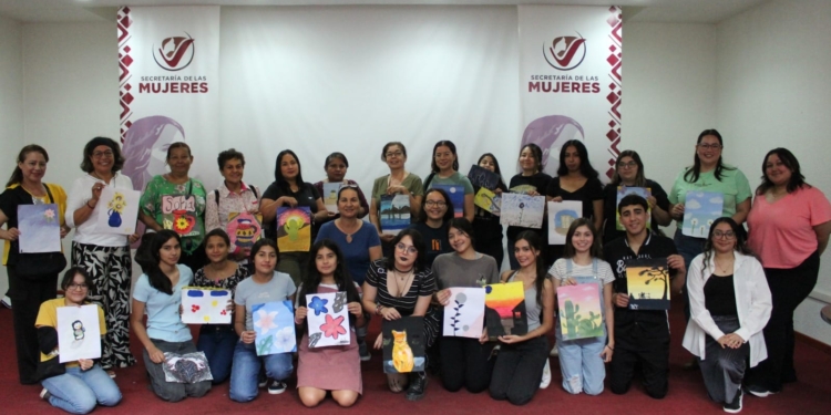 IMPARTE SECRETARÍA DE LAS MUJERES TALLER DE PINTURA PARA FOMENTAR LA CONVIVENCIA Y EL ARTE