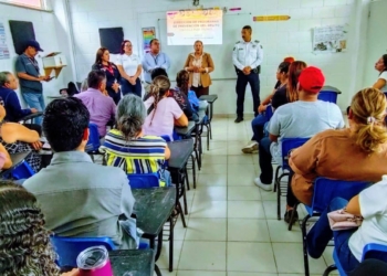 FORMAN COMITÉ DE SEGURIDAD ESCOLAR CON MADRES Y PADRES DE FAMILIA DEL COLEGIO REGIONAL DE MÉXICO