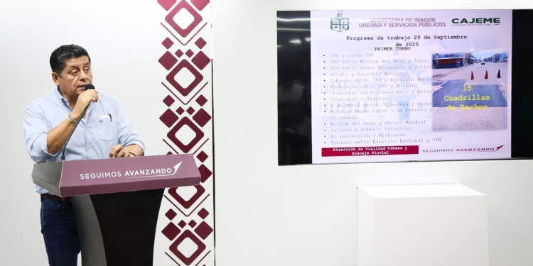 REFUERZAN TRABAJOS DE BACHEO PARA MEJORAR VIALIDADES EN LA CIUDAD