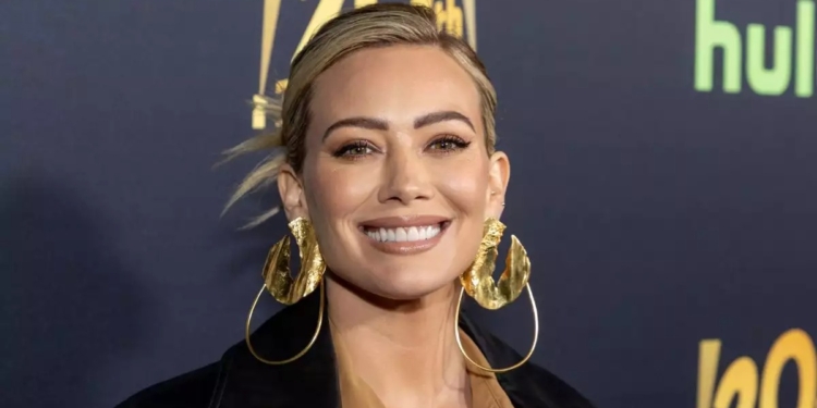 HILARY DUFF ANUNCIA SU REGRESO A LA MÚSICA DESPUÉS DE 10 AÑOS