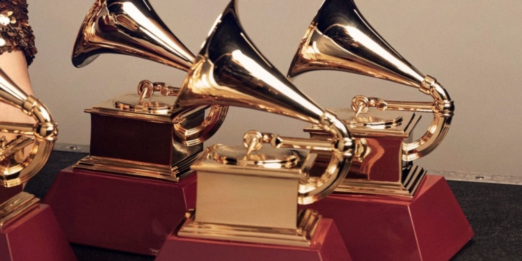 BAD BUNNY LIDERA LAS NOMINACIONES DE LA EDICIÓN 26 DE LOS LATIN GRAMMY