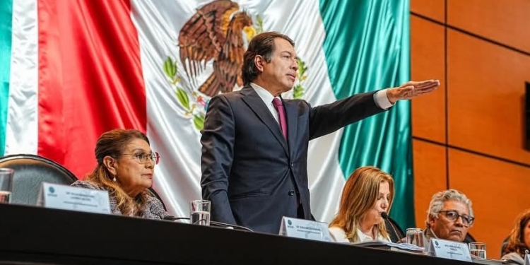 DELGADO PIDE INCREMENTO DE $50,000 MILLONES PARA BECAS