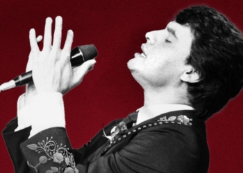 JUAN GABRIEL TENDRÁ SERIE EN NETFLIX CON IMÁGENES QUE GRABÓ DURANTE CUARENTA AÑOS